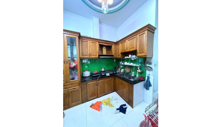 KẾ BÊN TRƯỜNG TIỂU HỌC BÌNH LONG, 40M2, 3 TẦNG, GIÁ NHỈNH 4 TỶ